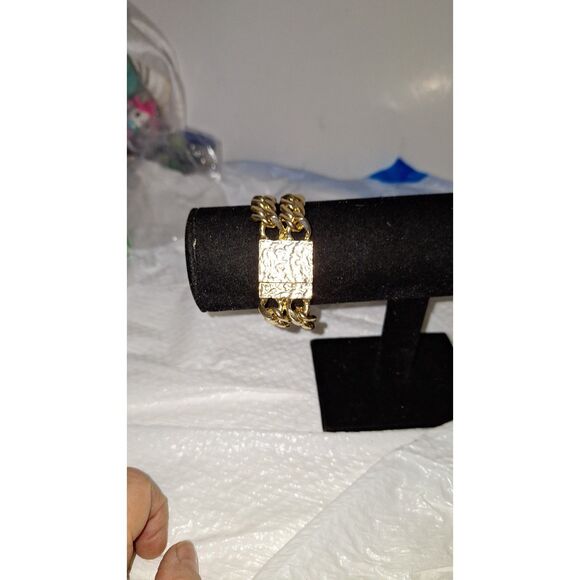 A Women's Heavy Gold Tone Chain Bracelet Layered Magnetic Chunky Runway - Picture 4 of 8